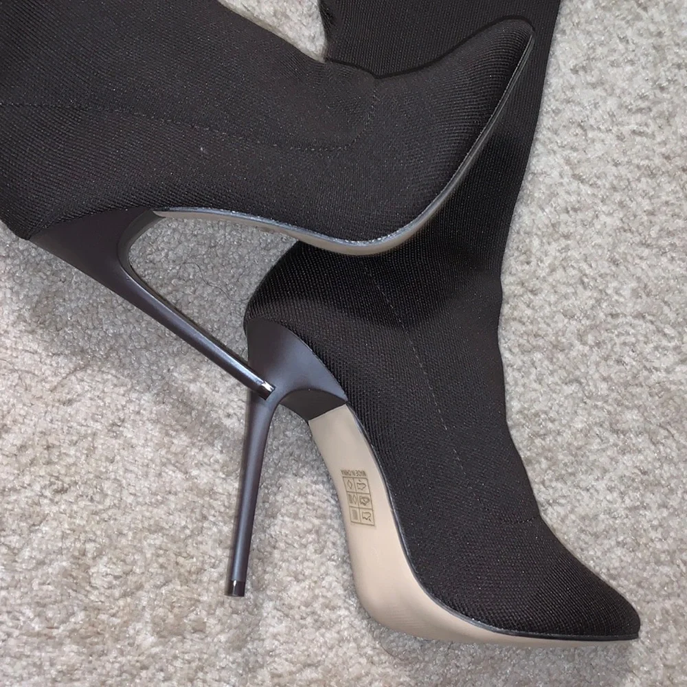 Brand New ARIAME‎ CHOCOLATE OVER THE KNEE KNITTED BOOTS